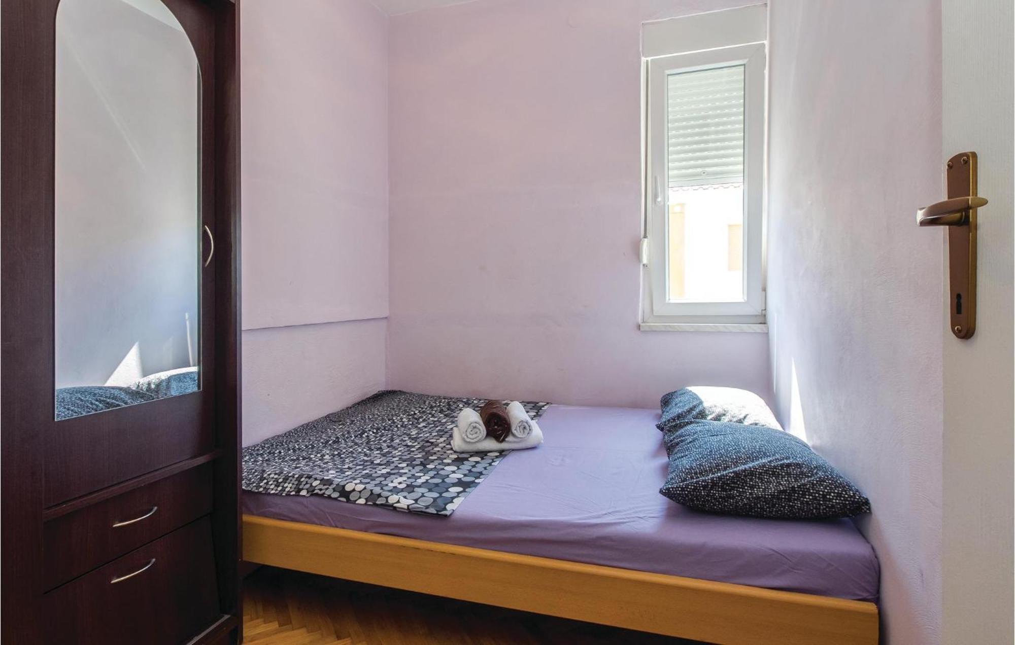 Amazing Apartment In Split With Kitchen エクステリア 写真
