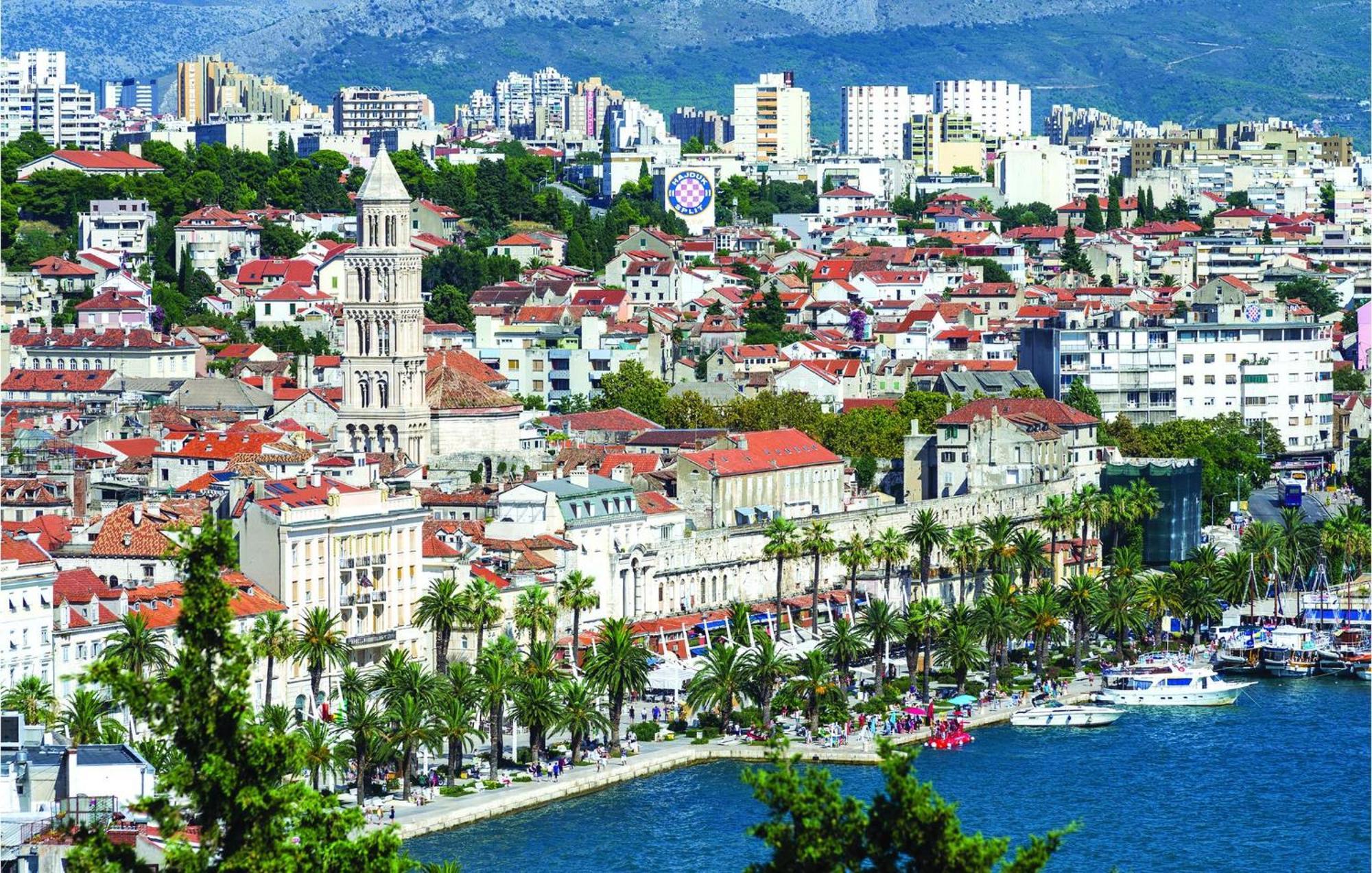 Amazing Apartment In Split With Kitchen エクステリア 写真